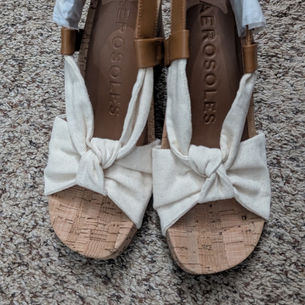 AEROSOLES Cream Bow Detail Sandals